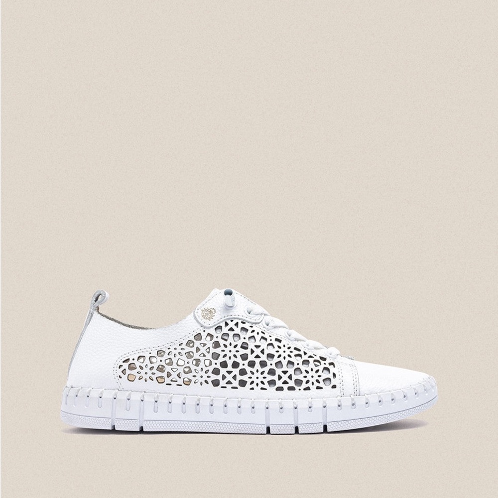 Yokono‎ Leather Laser Cut Sneakers White Women’s Size 41 - Picture 3 of 16